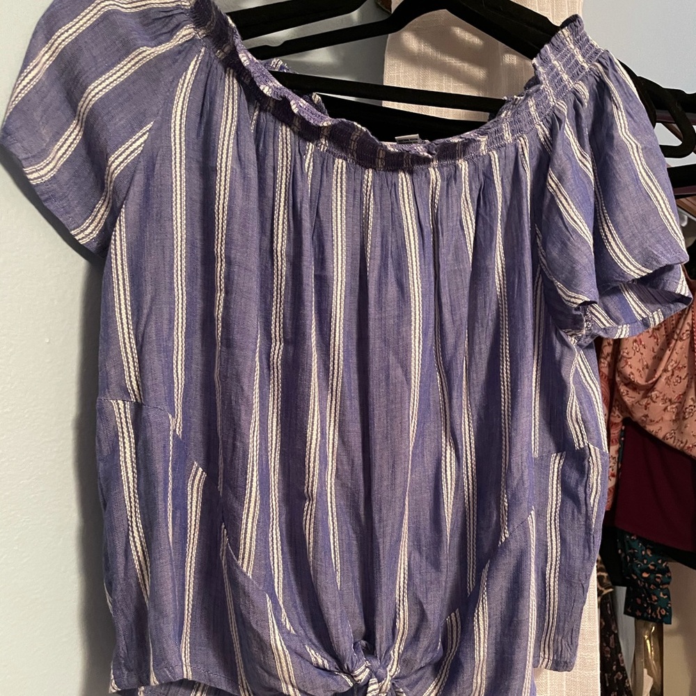 Arizona off shoulder crop